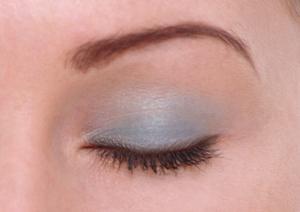 プロ御用達のまつげエクステ用グルー